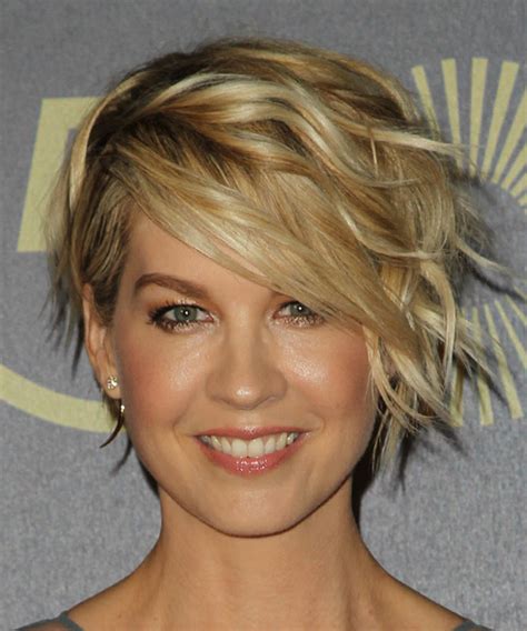 jenna elfman s 15 best hairstyles and haircuts