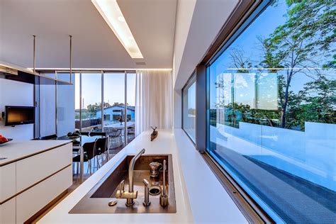 Desain rumah klasik modern di lahan 20 x 20 m2. Modern Luxury Villas Designed By Gal Marom Architects
