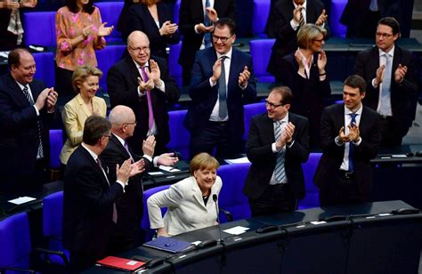 Merkel Har Svurits In Som Tysk Kansler