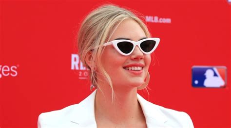 Kate Upton Looks Gorgeous And In Love On Tropical Beach Vacation With