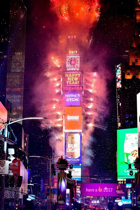 A Look At How New Years Eve Is Celebrated Around The World New Year