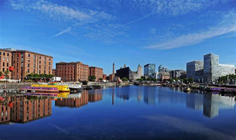 Liverpools Iconic Albert Dock Through The Years Liverpool Echo