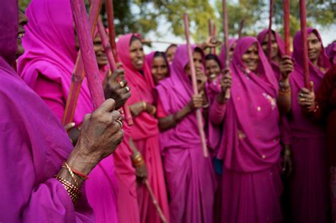 Indias Pink Clad Vigilantes The Gulabi Gang Unearth Women