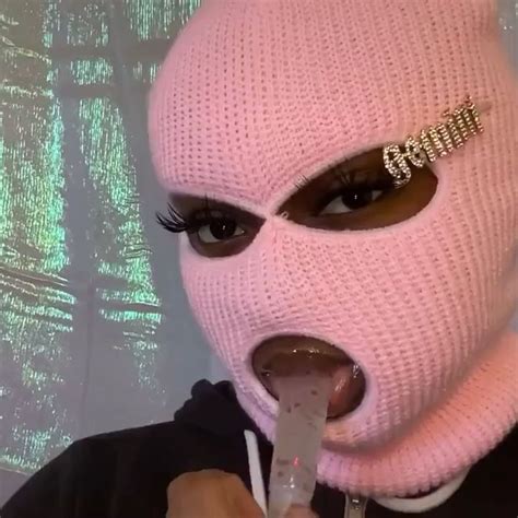 Baddi 💋💗 [video] Ski Girl Hood Girls Mask Girl