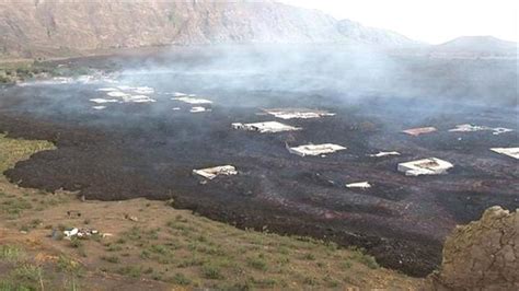 Volcanic Eruption In Cape Verde Destroys Two Villages Daily Mail Online