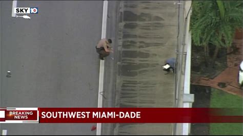 Police Investigate Body Found In Southwest Miami Dade Youtube
