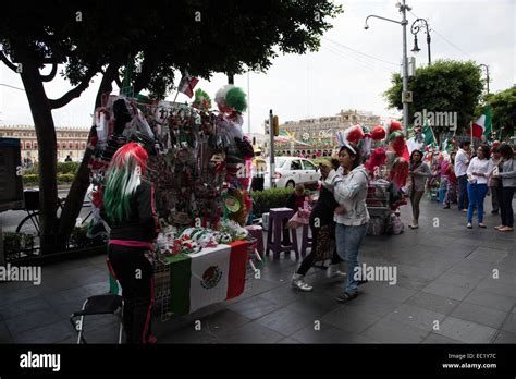 A Shop Selling Goods For Celebration Of Independence Day Mexico City Mexico Stock Photo Alamy