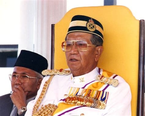Mahmud shah of malacca book. WARISAN RAJA & PERMAISURI MELAYU: Almarhum Sultan Mahmud ...