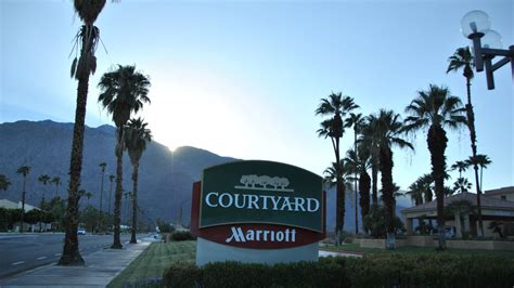 The courtyard palm springs is situated one mile from the palm springs international airport. Hotel Courtyard by Marriott Palm Springs (Palm Springs ...