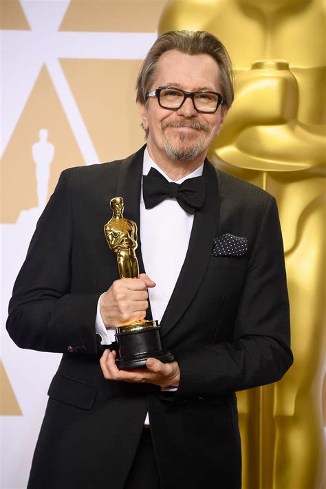 Watch Gary Oldman's Best Actor 2018 Oscar Speech - Oscars 2018 News ...