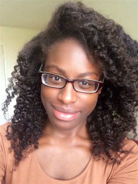 Using shampoo every day is not a good idea, however, neither for your hair nor for your scalp. How To Keep Natural Hair Moisturized Throughout The Day