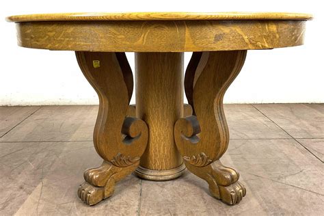 Lot Carved Round Oak Kitchen Table