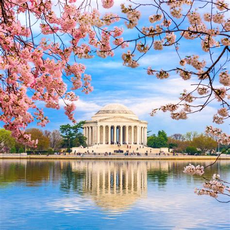 9 Wonderfully Warm Places To Visit In April Jefferson Memorial Best