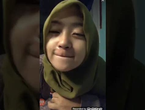 Jilbab Live Sambil Omek