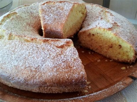 L'ho preparata per consumare le tante arance che avevo in casa e devo dire che è stata letteralmente divorata!il pan d'arancio soffice è piaciuto proprio a tutti. Ricetta Pan d'arancio | Dolcidee