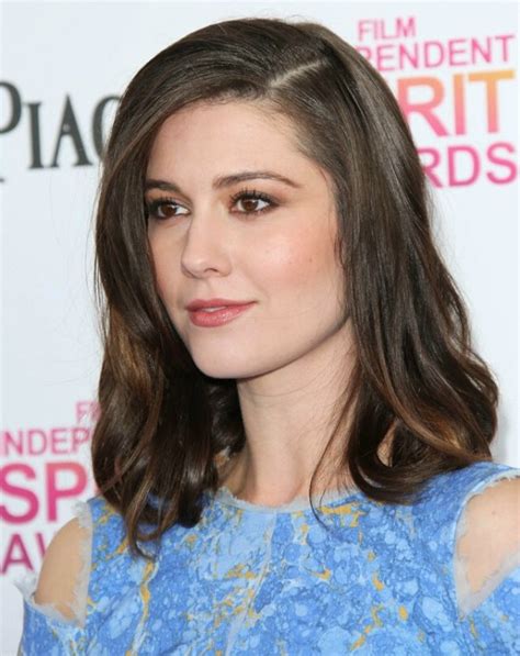 Mary Elizabeth Winstead Simple And Elegant Just Past The Shoulders
