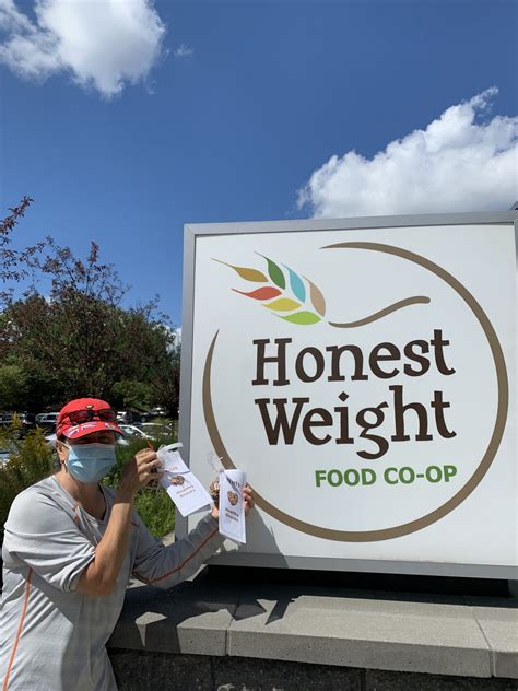 Honest weight has 69 employees at their 1 location. Homegrown Grocery Store Goes the Extra Mile for Food ...