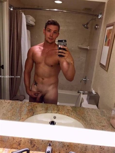 Nude Men Iphone Pics Naked Guy Selfies