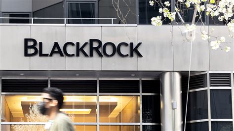 Blackrock Halts Withdrawals From 42 Billion Uk Property Fund