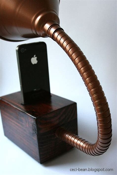 Don't worry, this project will solve your problem. DIY Gramophone iPhone Speaker | Phone speaker diy, Iphone speaker wood, Iphone speaker