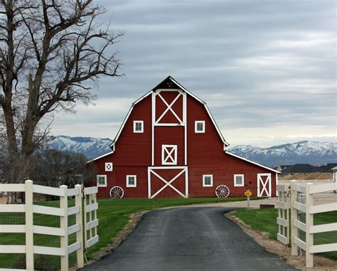 Boise Daily Photo Red Barn Stormy Morning