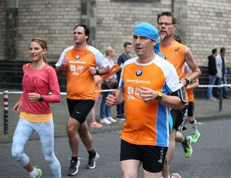 Versuchen sie dann eine dieser optionen zu sportartikel. Die Bilder zum Stadtlauf Köln von SportScheck und BMW ...