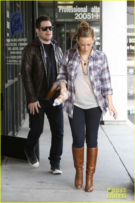 Hilary Duff And Mike Comrie Veterinary Hospital Visit Photo 2593137