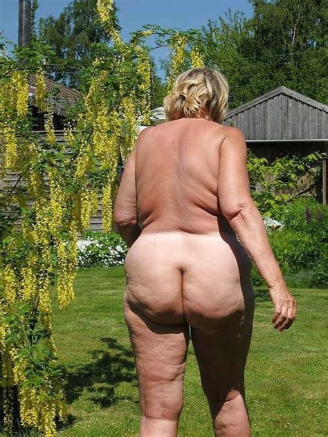 Omas Und Reife Nackt Im Garten Porno Bilder Sex Fotos Xxx Bilder 3910989 Pictoa