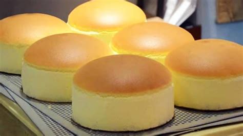 Jiggly Fluffy Japanese Cheese Cake Japanese Cheesecake Recipes Japanese Jiggly Cheesecake