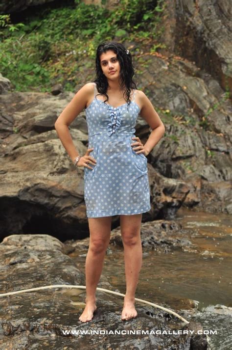 Tapasee Pannu Hot Thigh Show In Wet Dress From Vandhan Vendran Tamil