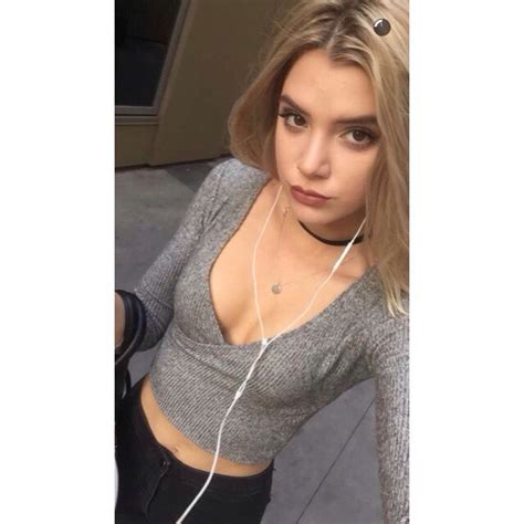 Pin By Cherry Lin On Alissa Violet Fashion Attractive Clothing Alissa Violet Outfit