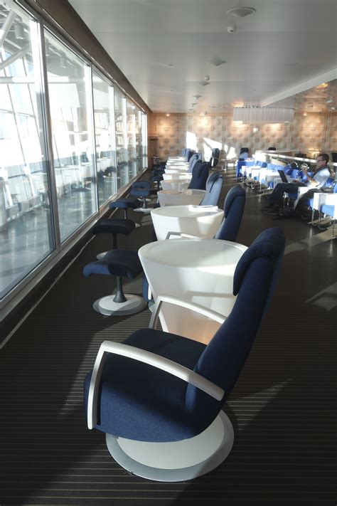 Review Finnair Lounge Helsinki Vantaa Airport Hel Efficient Asian Man