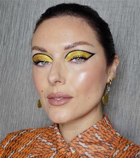 These 60s Style Makeup Looks Will Turn You Into A Retro Bombshell 60s