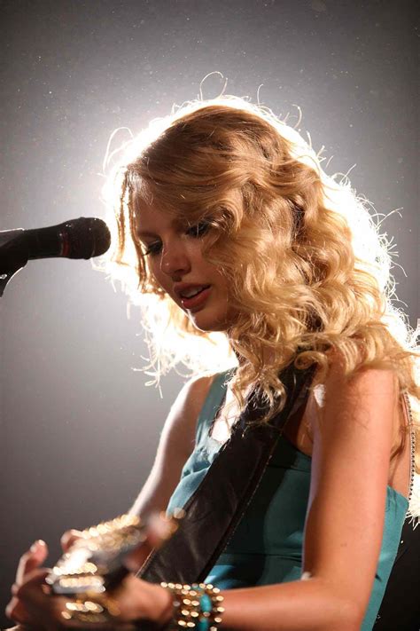 Taylor Swift Previews Breathe Shares Throwback Pic