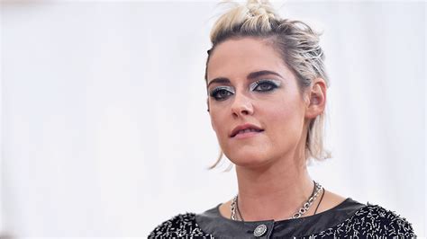 Kristen Stewart Shaved Her Head And Dyed Her Buzz Cut Blonde See The