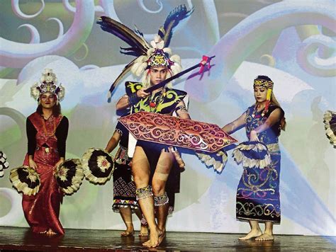 Antara etnik majoriti di sarawak adalah iban (dayak laut), orang melayu dan orang melanau iban agama pada era prakolonial, orang iban tidak mempunyai agama yang tertentu. Tarikan pelancongan muzik | Harian Metro