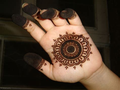 Henna Sense Simple Mehendi Palm Designs I