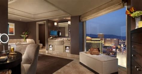 Planning A Romantic Getaway In Las Vegas Romantic Getaways Bellagio Las Vegas Beautiful Hotels