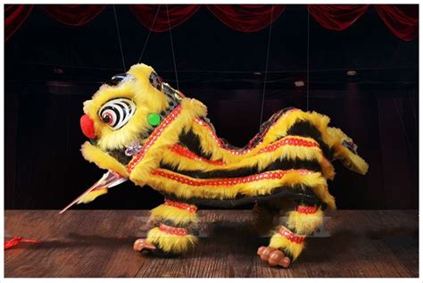 38cm Big Chinese Traditional Plush Toys Marionette Lion Dance Puppet