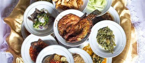 The padang sambal beef lungs costs just $4! Nasi Padang | Traditional Assorted Small Dishes or Ritual ...