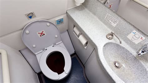 The Most Hygienic Way To Pee On A Plane Huffpost Life