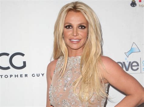 Britney Spears Explains Why She Loves Taking Nude Selfies 103 9 Wayne FM