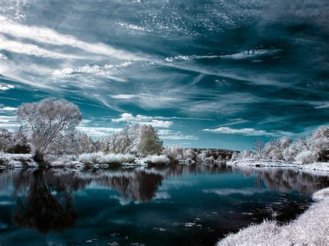 1600x1200 Lake Winter Trees Clouds Reflection Hoarfrost Colors