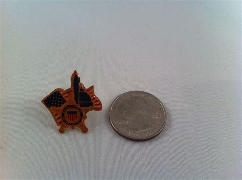 Enamel Lapel Pin United States Us Secret Service Flag With Resin Top