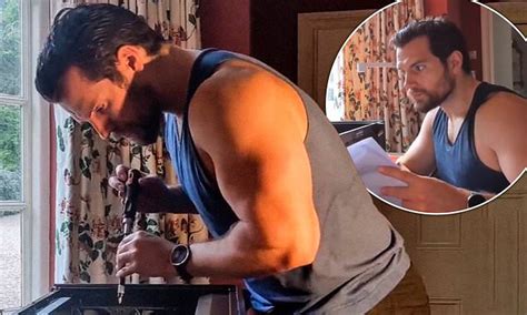 henry cavill builds gaming pc from scratch in hilarious video daily mail online