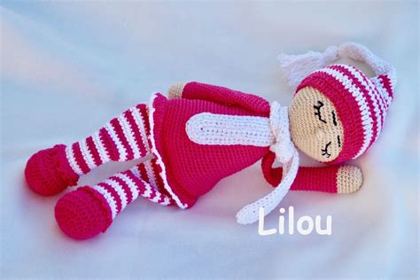 Poupée endormie au crochet DIY modele tuto gratuit Fils de Lilou tricot crochet dentelle