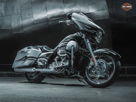 Harley Davidsons 2015 Cvo Motorcycles Feature Its Most Powerful Engine