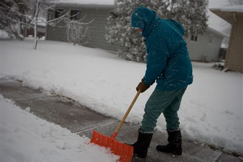 Ten Dos And Donts Of Sidewalk Snow Removal Chapel Valley