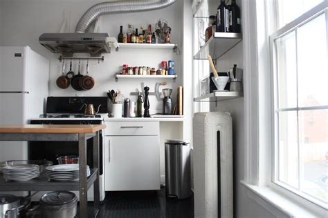 Minimal Grad Student Rental Kitchen Design Home Kitchens Masculine