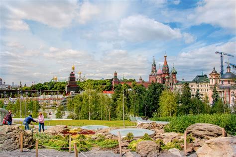 Самые красивые места для фотосессий и прогулок в Москве.